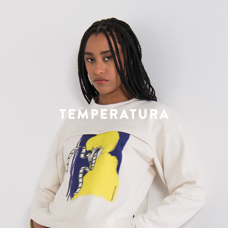 Discover the latest trends in women's fashion at TEMPERATURA online. Dresses, coats, jeans, skirts, shorts, blouses, tops, t-shirts, footwear and accessories.