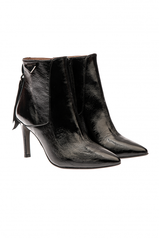 Narrow toeline ankle boots