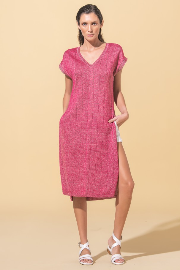 Knit dress with side streak