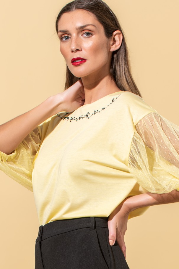 Blouse with balloon sleeves