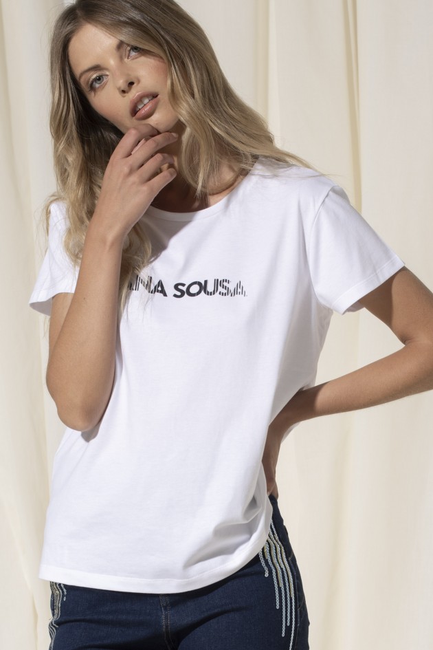 T-shirt with printed details