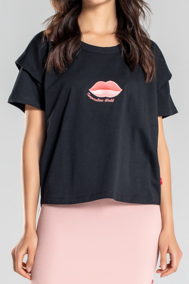 T-shirt with dropped shoulders