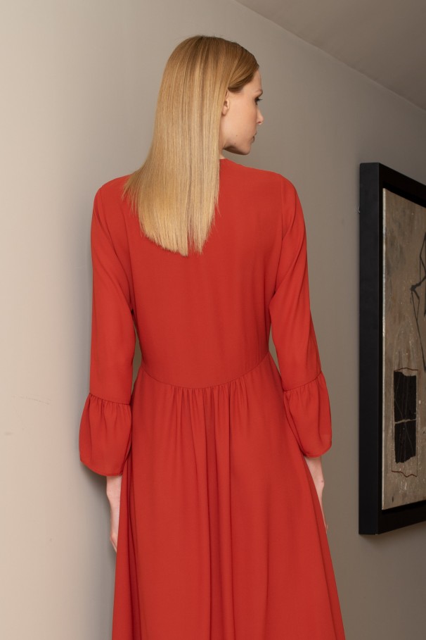 Midi dress with long sleeves