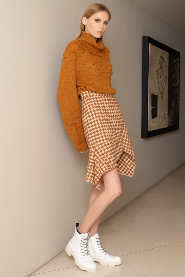 Asymmetric ruffled skirt