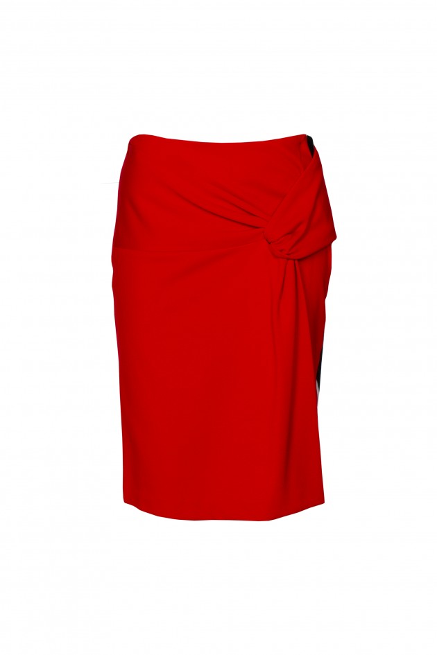 Asymetric skirt