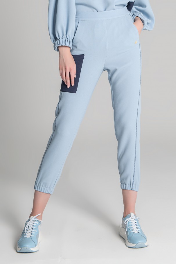 Trousers with pocket