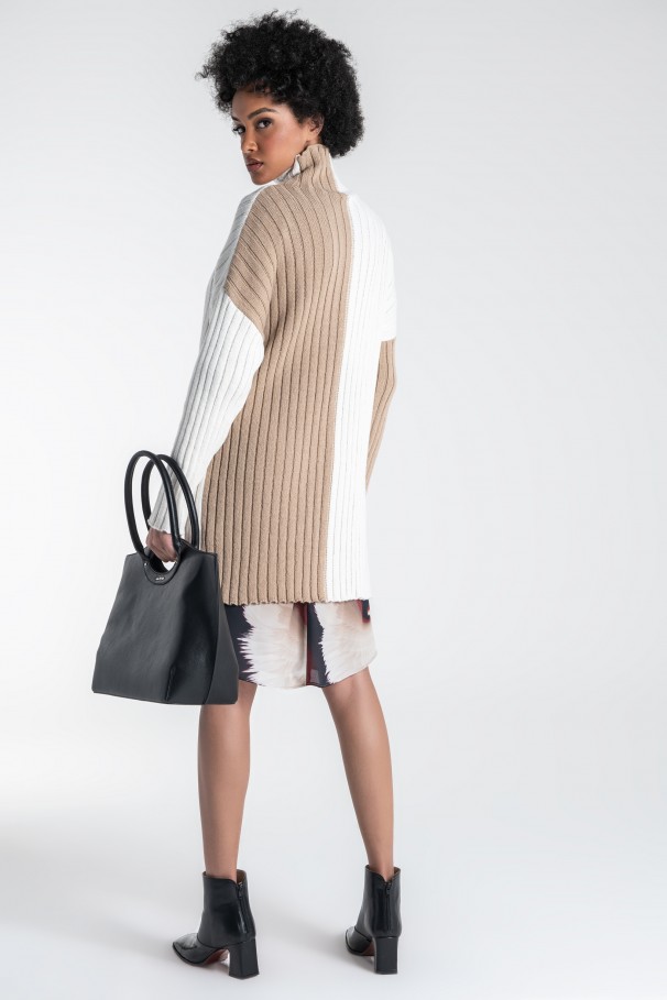 Ribbed knit sweater with opening