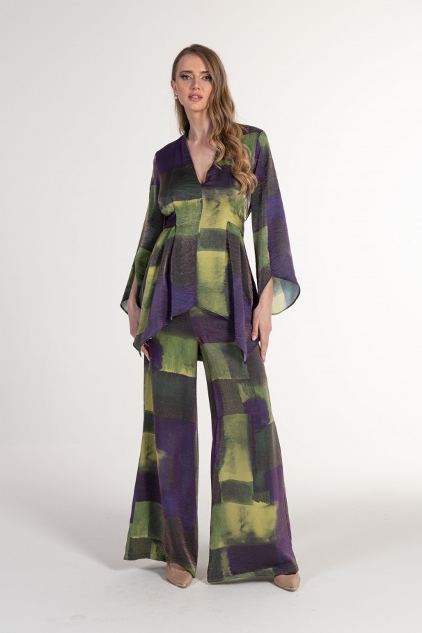 Wide leg pants with abstract print