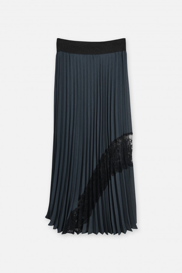 Pleated skirt with lace