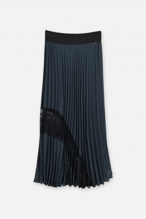 Pleated skirt with lace